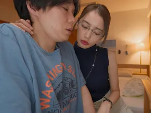 Núm vú cực lớn
